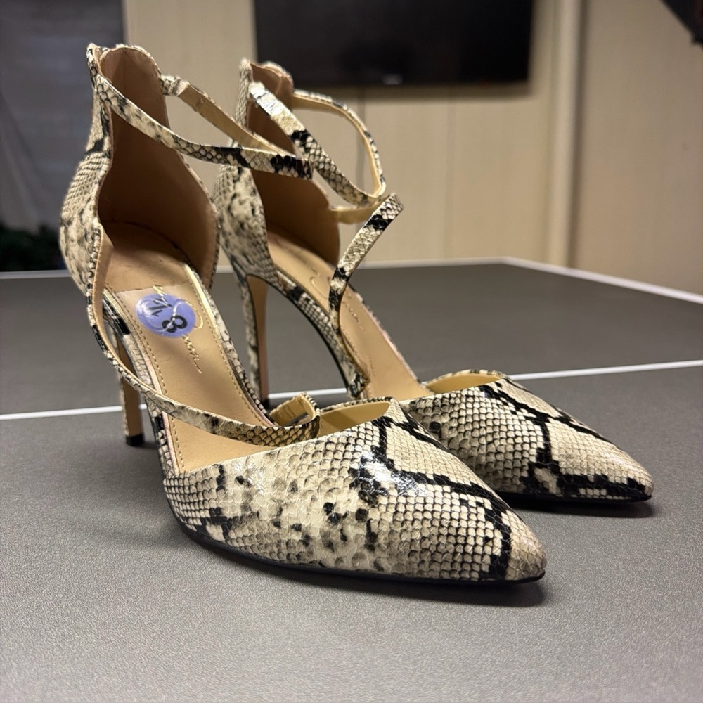 Jessica Simpson‎ 8.5 Snakeskin Ankle Strap Heel Glam Career Black White Leather